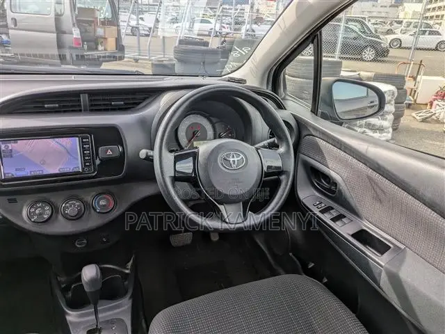 Toyota Vitz 1.0 FWD 5dr 2018 Gray