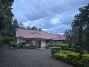 5bdrm Bungalow in Njathaini, Kiambu CBD for rent