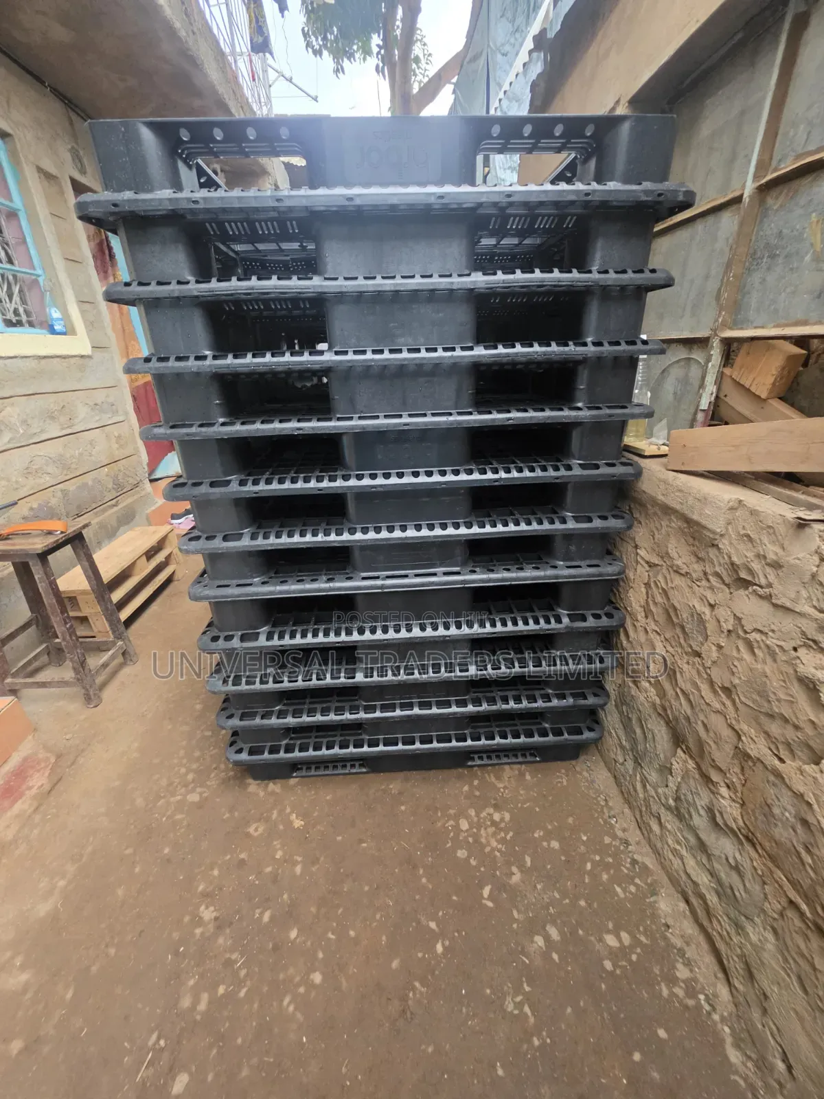 Plastic Pallets-Strong Gauge, Heavy-Duty