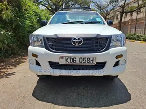 Toyota Hilux 2015 Off white