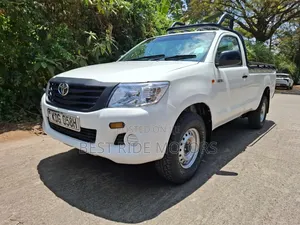 Toyota Hilux 2015 Off white