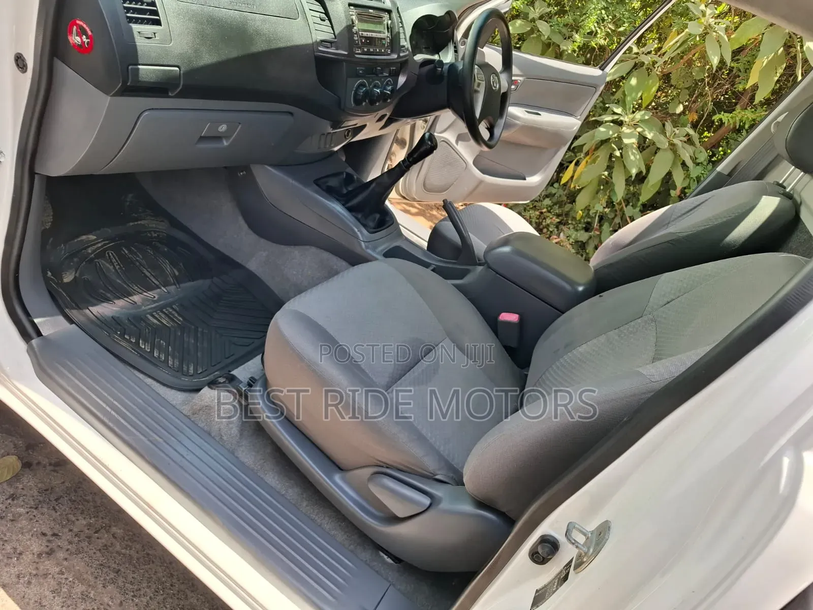Toyota Hilux 2015 Off white