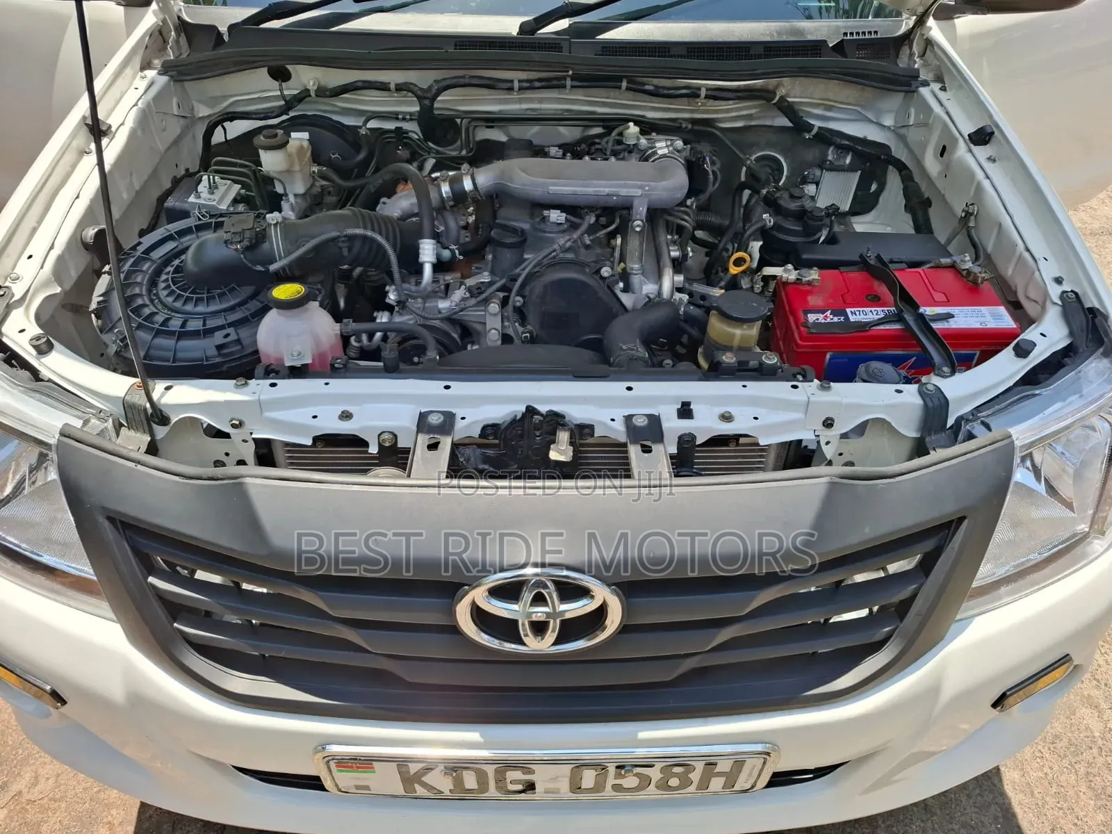 Toyota Hilux 2015 Off white