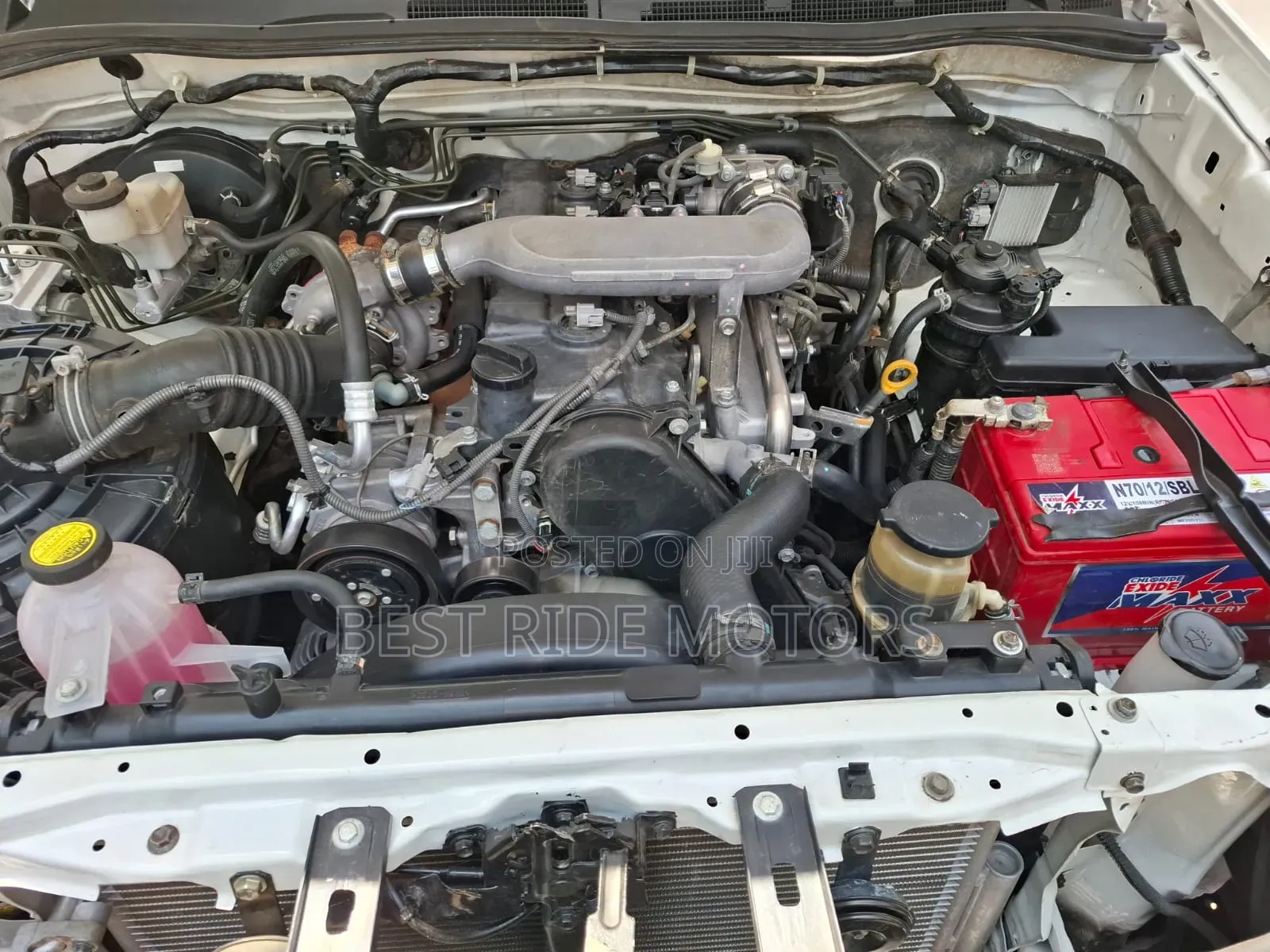 Toyota Hilux 2015 Off white