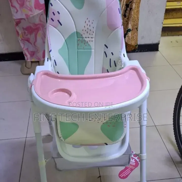 Adjustable Feeding Chair 
Available in Pink and Blue