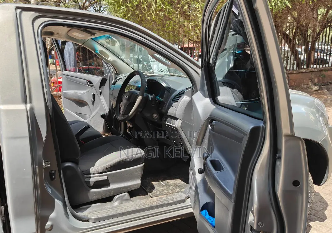Isuzu D-MAX 2021 Gray