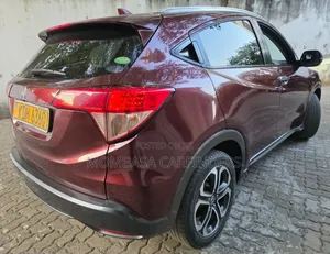 Honda Vezel 2015 Red