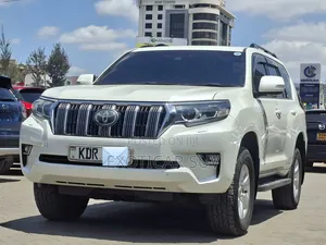 Toyota Land Cruiser Prado 2018 Off white