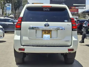 Toyota Land Cruiser Prado 2018 Off white