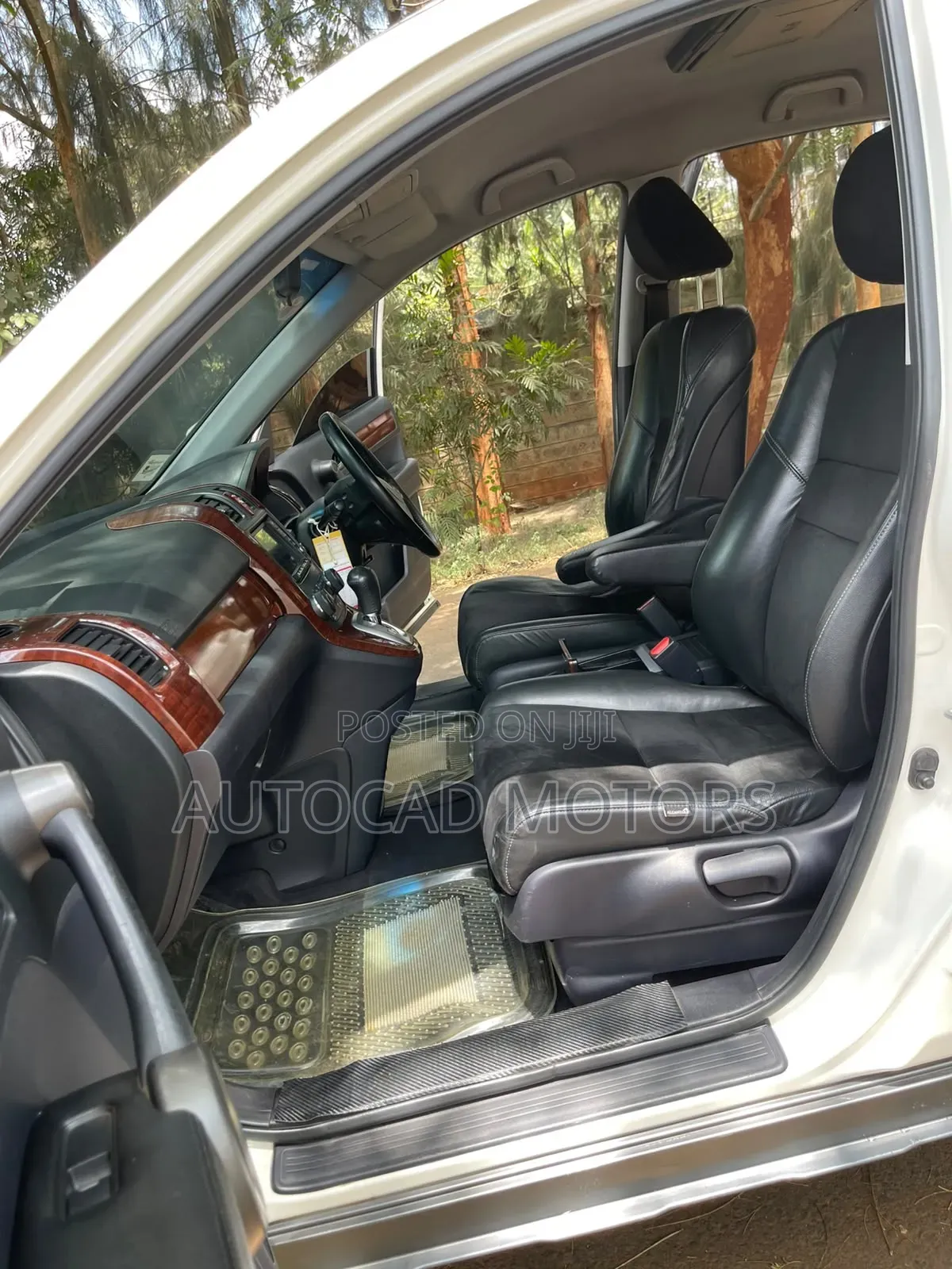 Honda CR-V 2011 Pearl