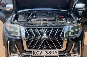 Mitsubishi Pajero 2012 Black