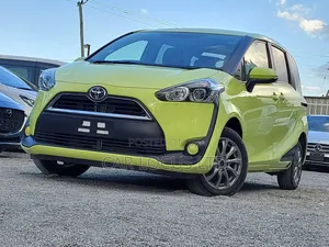 Toyota Sienta 2018 Green
