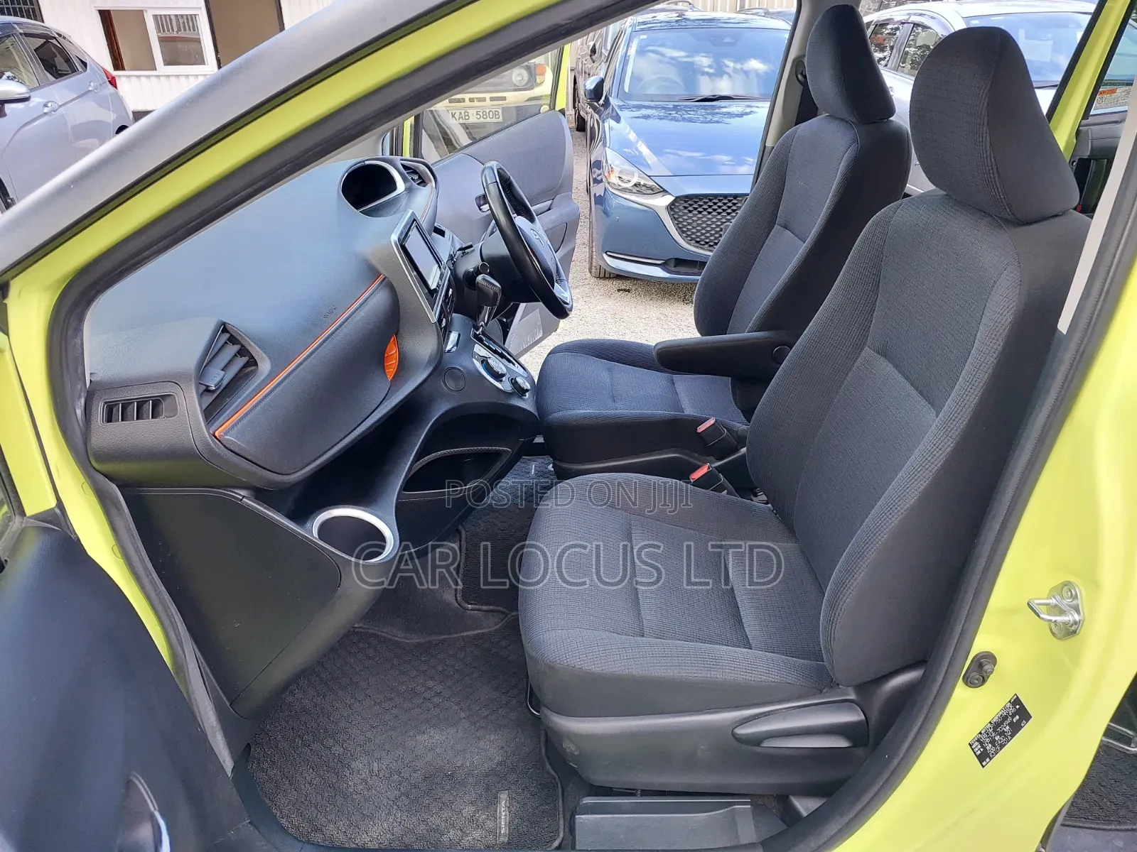 Toyota Sienta 2018 Green