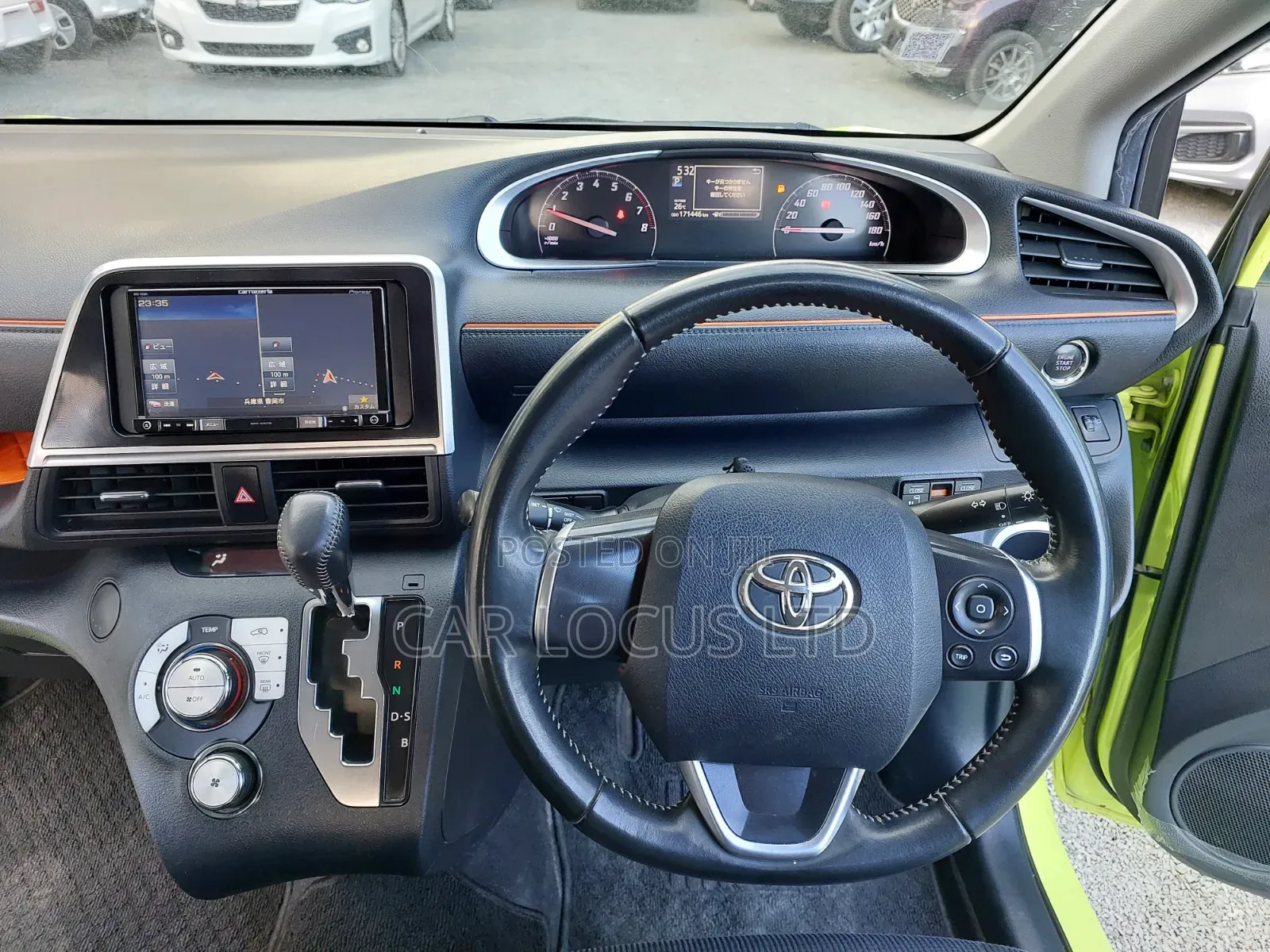 Toyota Sienta 2018 Green