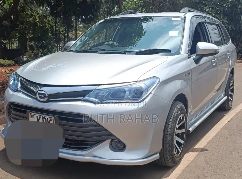 Toyota Corolla Fielder 2015 Silver
