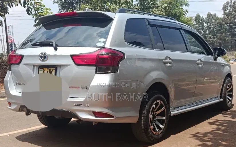 Toyota Corolla Fielder 2015 Silver