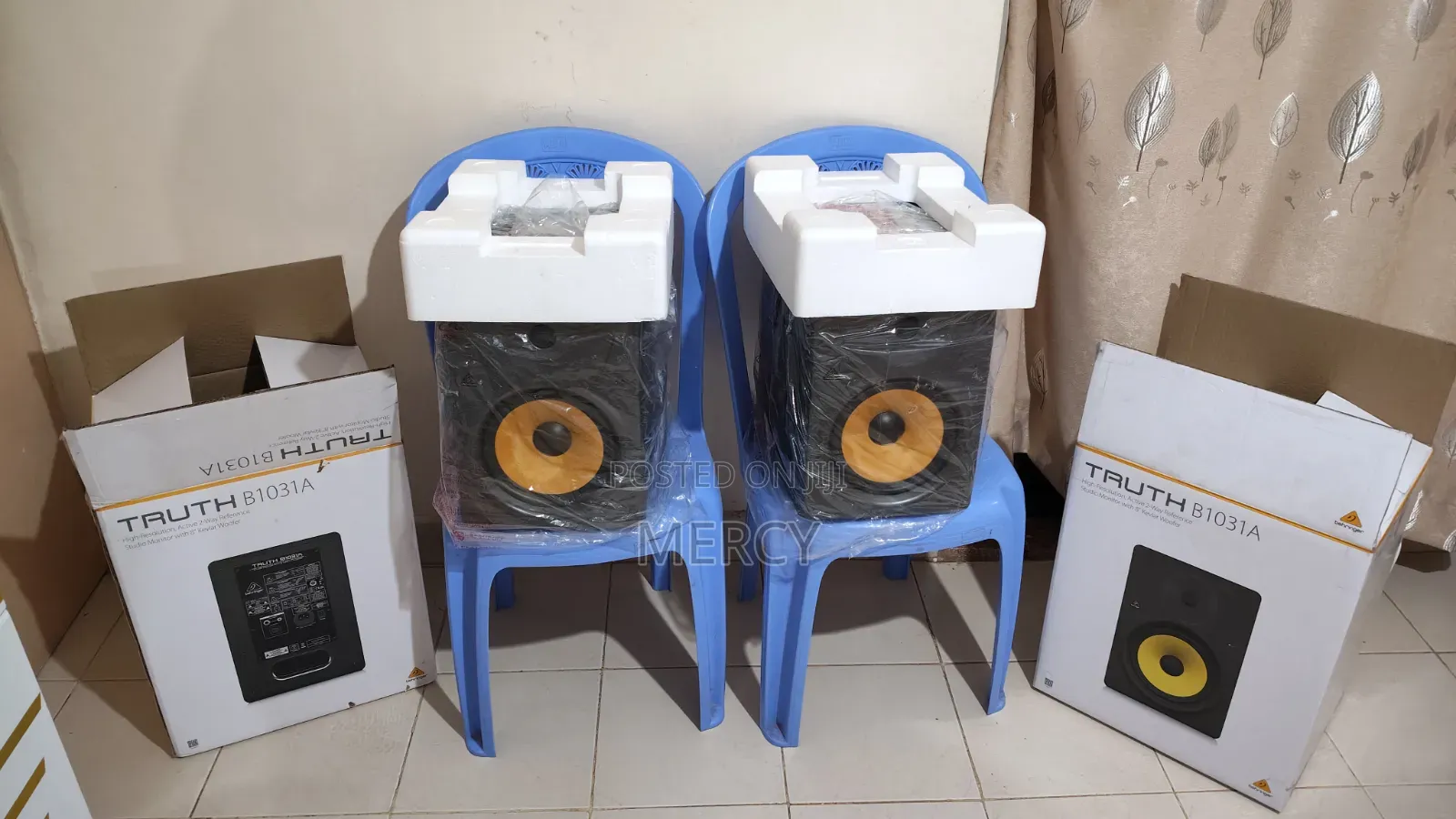 BRAND NEW Behringer B1031A 8" Active Studio Monitors
