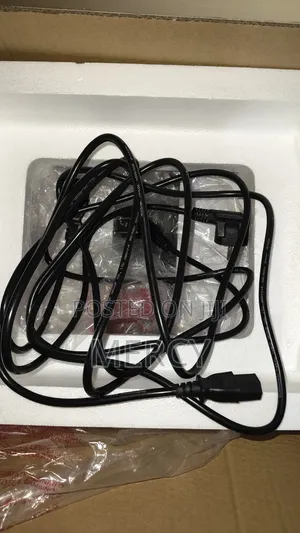 BRAND NEW Behringer B1031A 8" Active Studio Monitors