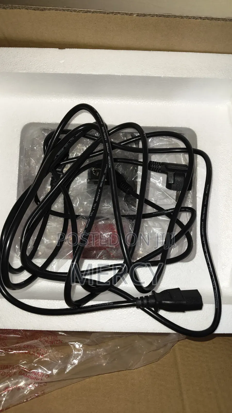 BRAND NEW Behringer B1031A 8" Active Studio Monitors