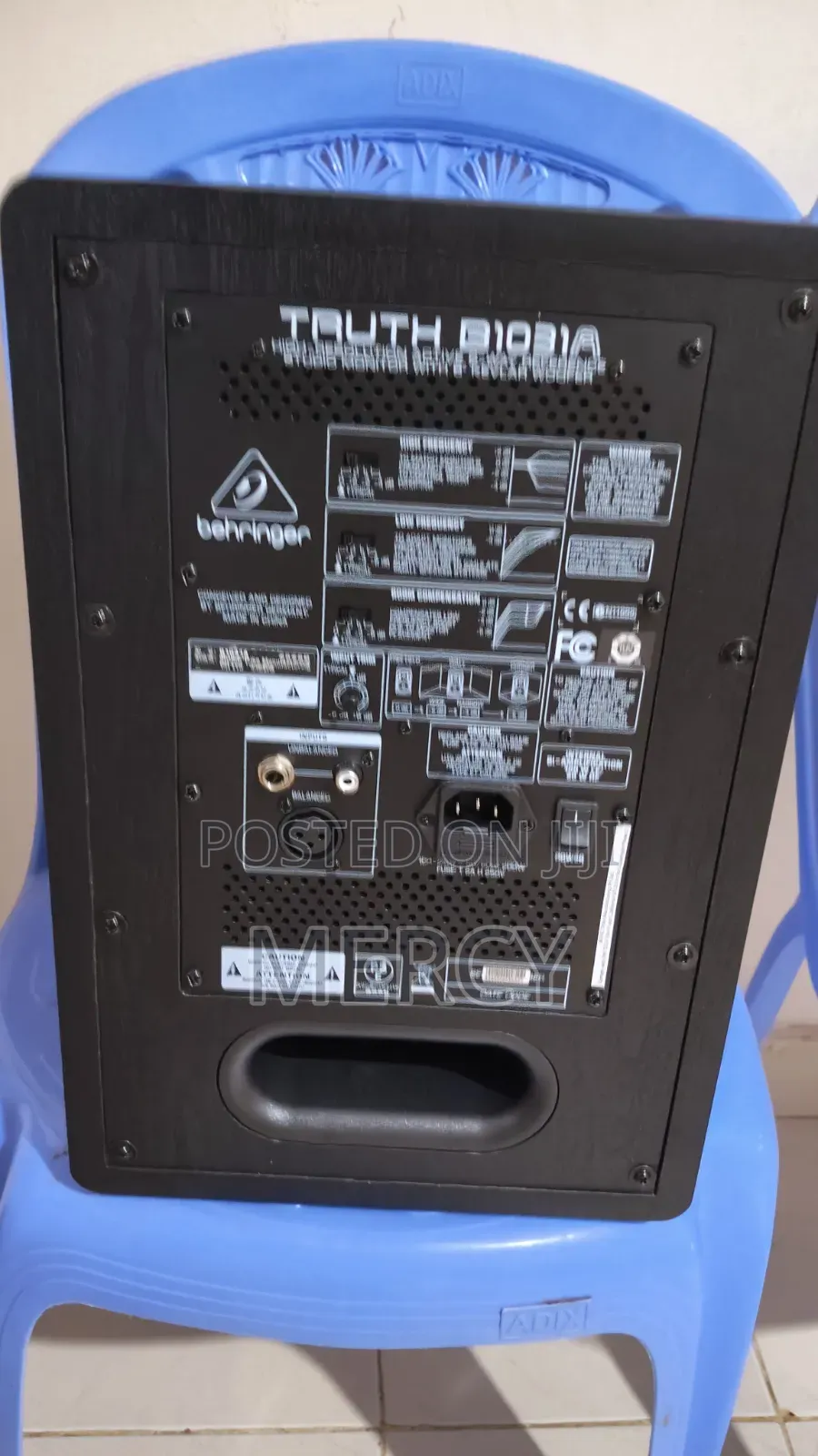 BRAND NEW Behringer B1031A 8" Active Studio Monitors