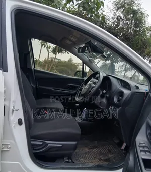 Toyota Vanguard 2010 White