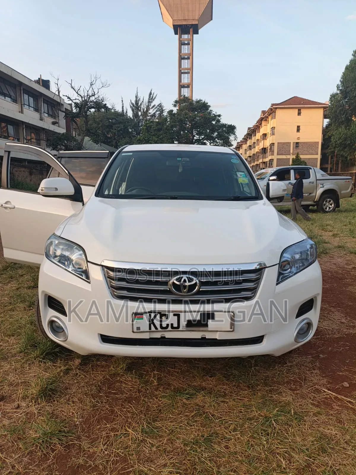 Toyota Vanguard 2010 White