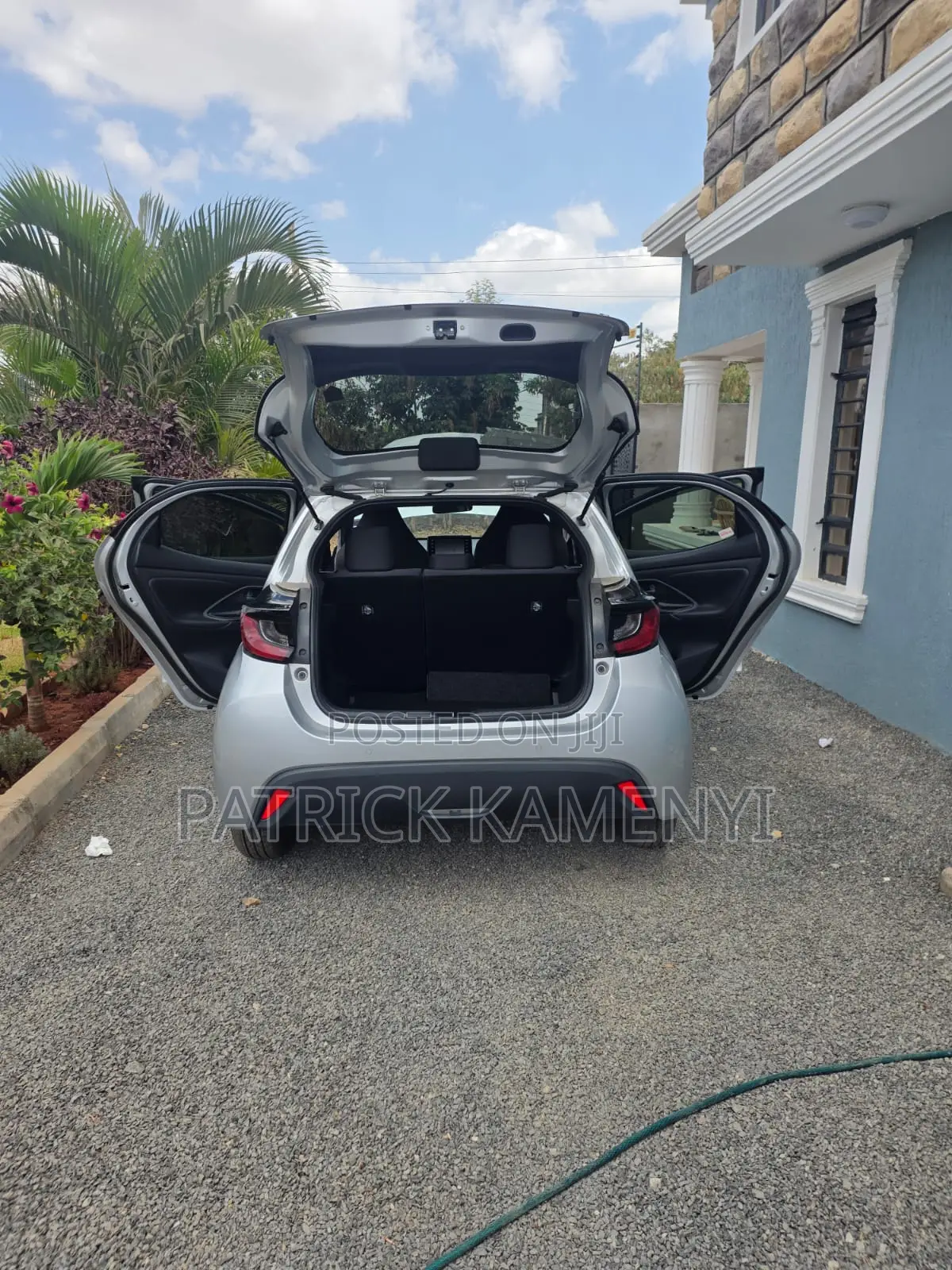 Toyota Yaris 1.5 Sedan XLE 2020 Silver