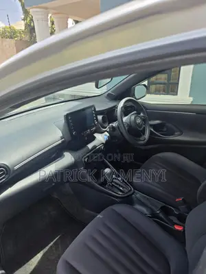 Toyota Yaris 1.5 Sedan XLE 2020 Silver