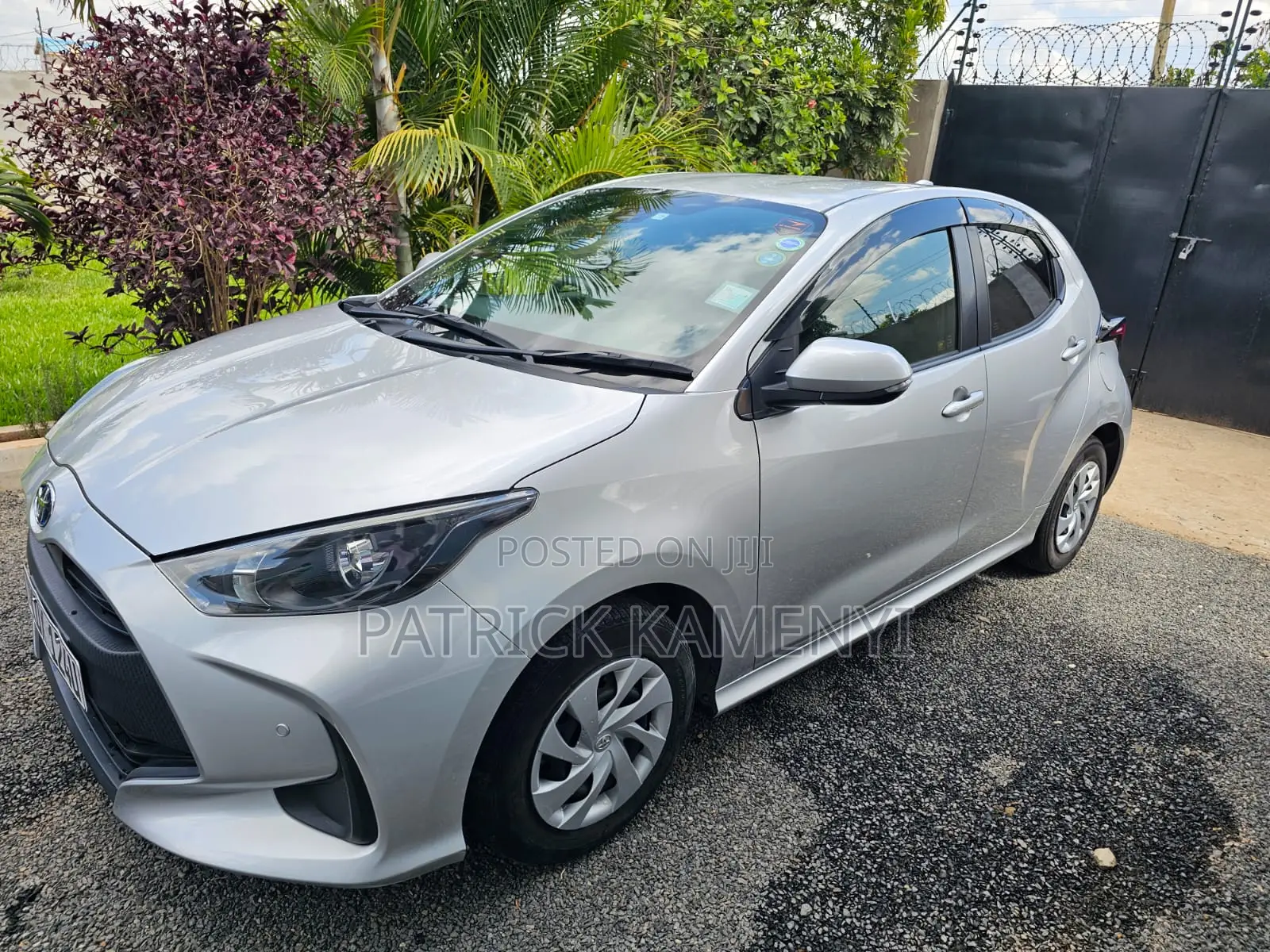 Toyota Yaris 1.5 Sedan XLE 2020 Silver