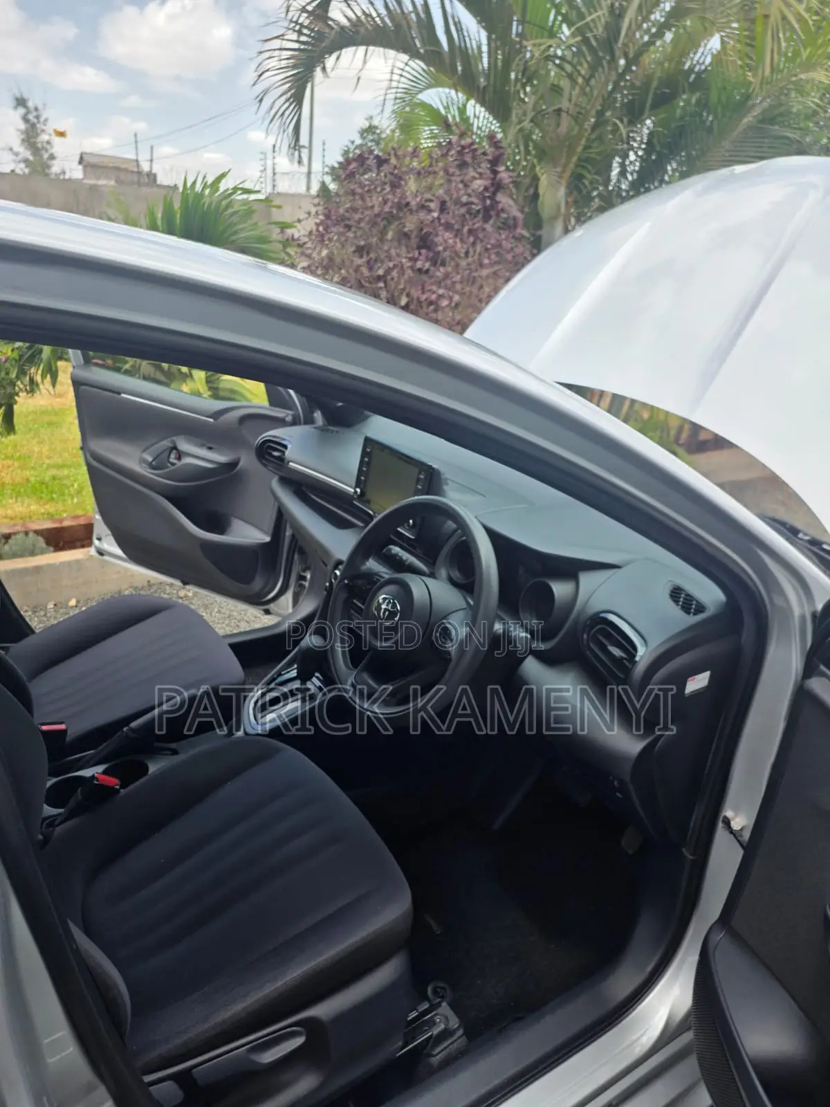 Toyota Yaris 1.5 Sedan XLE 2020 Silver