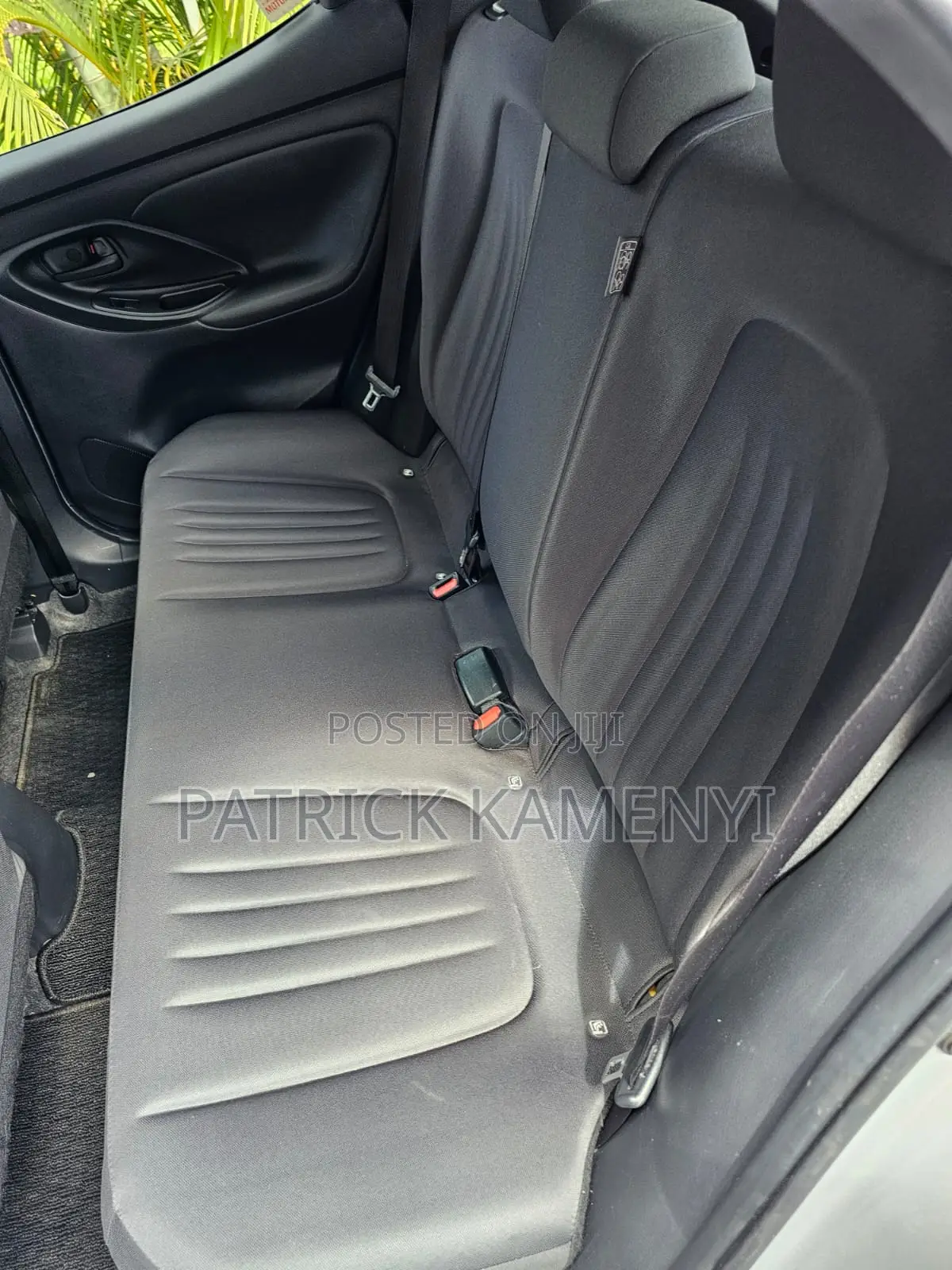 Toyota Yaris 1.5 Sedan XLE 2020 Silver