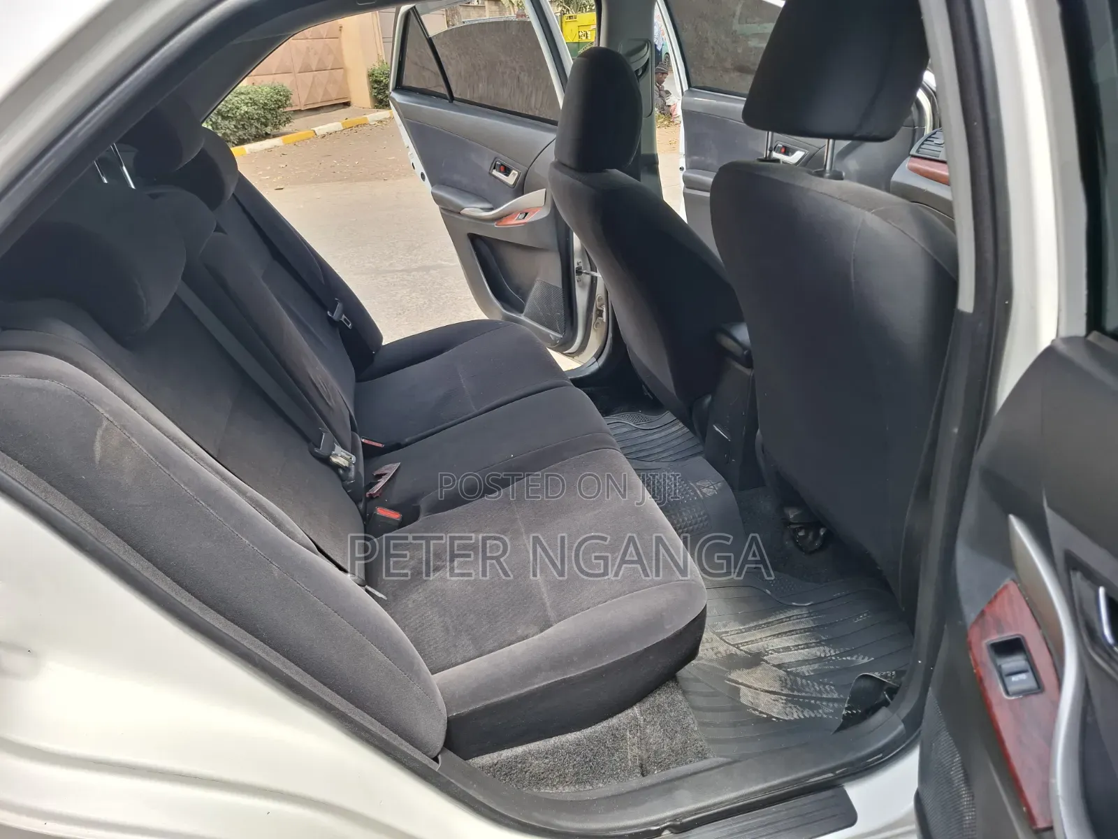 Toyota Premio 2010 White