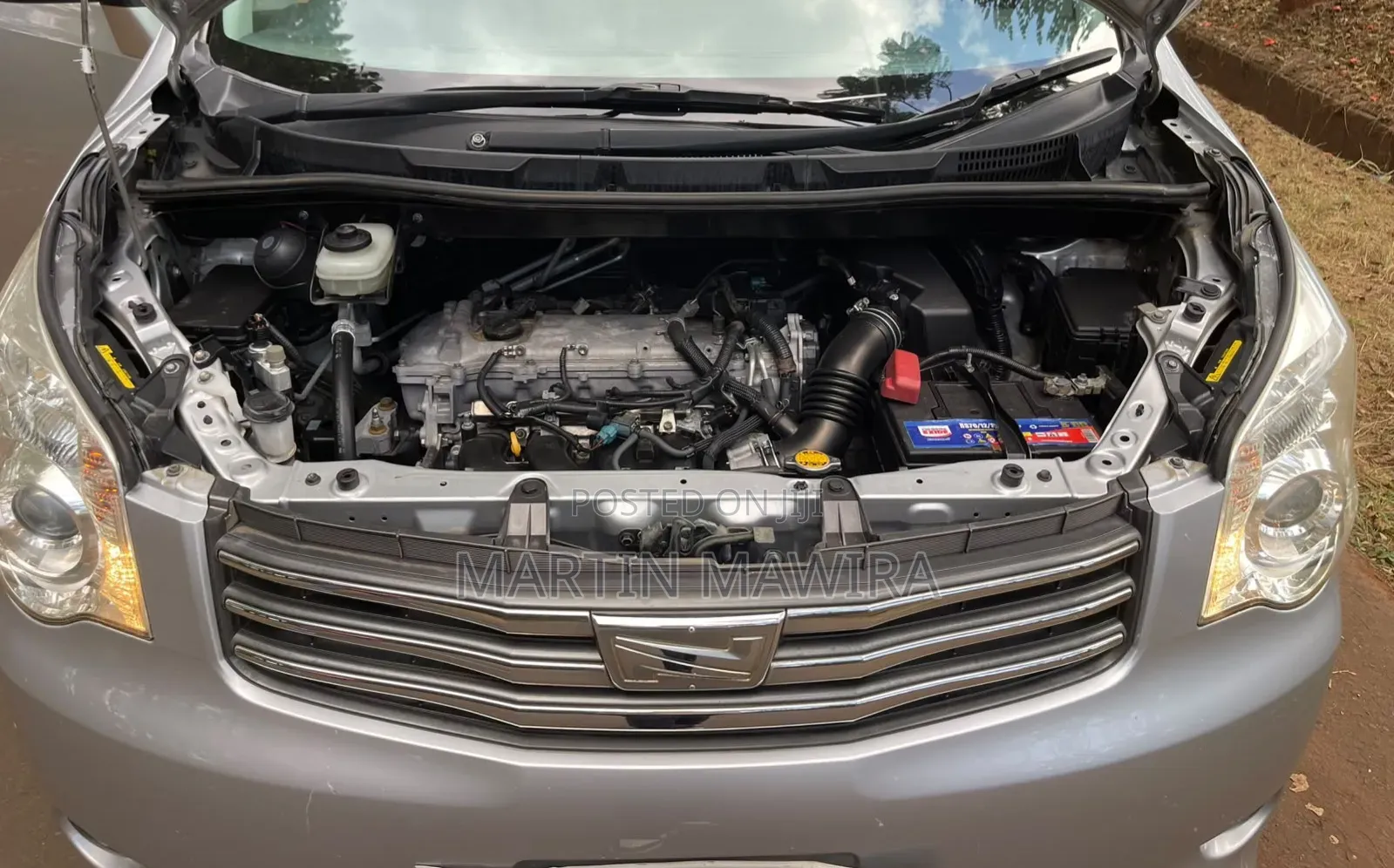 Toyota Noah 2012 Silver