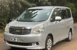 Toyota Noah 2012 Silver