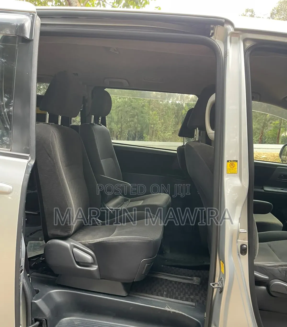 Toyota Noah 2012 Silver