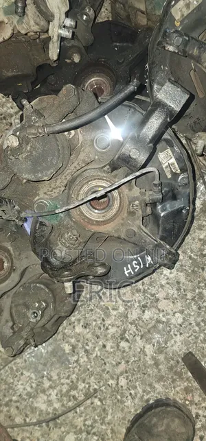 Toyota Wish Front Hub