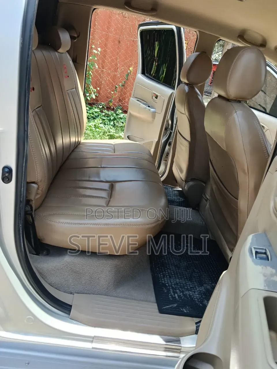 Toyota Hilux 2010 Gold