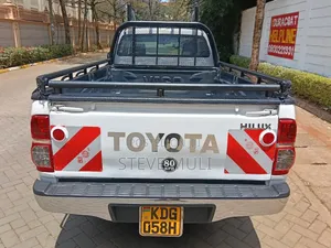Toyota Hilux 2014 Pearl