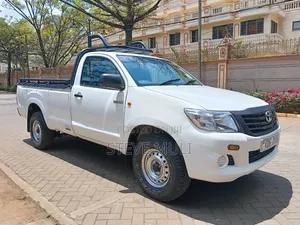 Toyota Hilux 2014 Pearl