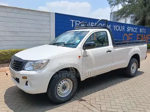 Toyota Hilux 2014 Pearl