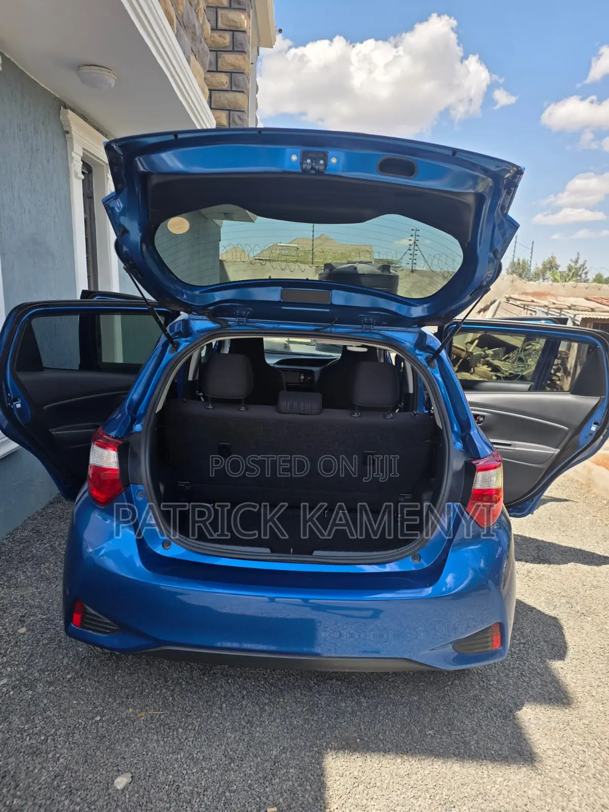 Toyota Vitz 1.0 FWD 5dr 2018 Blue
