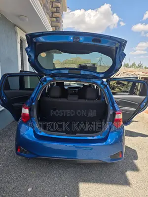 Toyota Vitz 1.0 FWD 5dr 2018 Blue