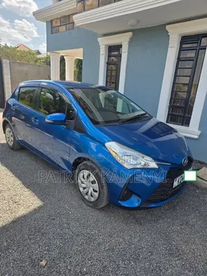 Toyota Vitz 1.0 FWD 5dr 2018 Blue