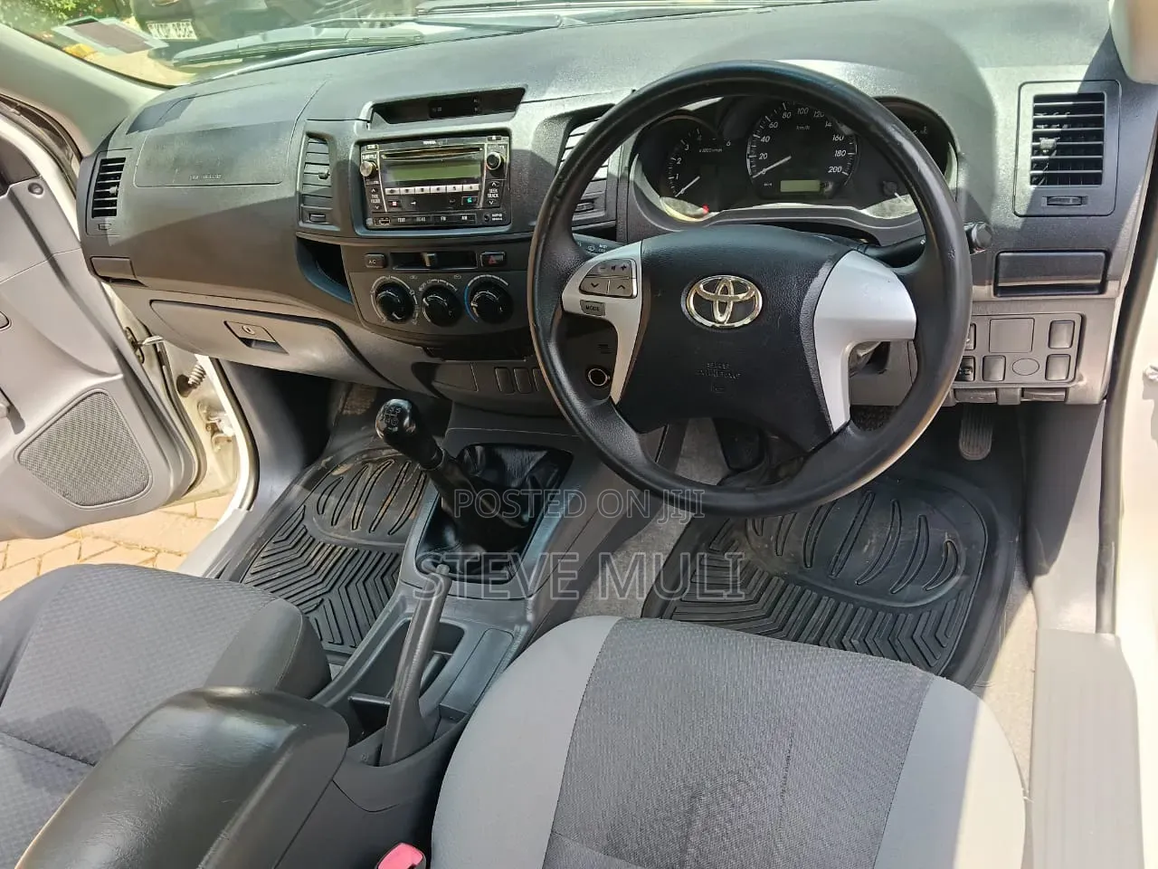 Toyota Hilux 2014 Pearl