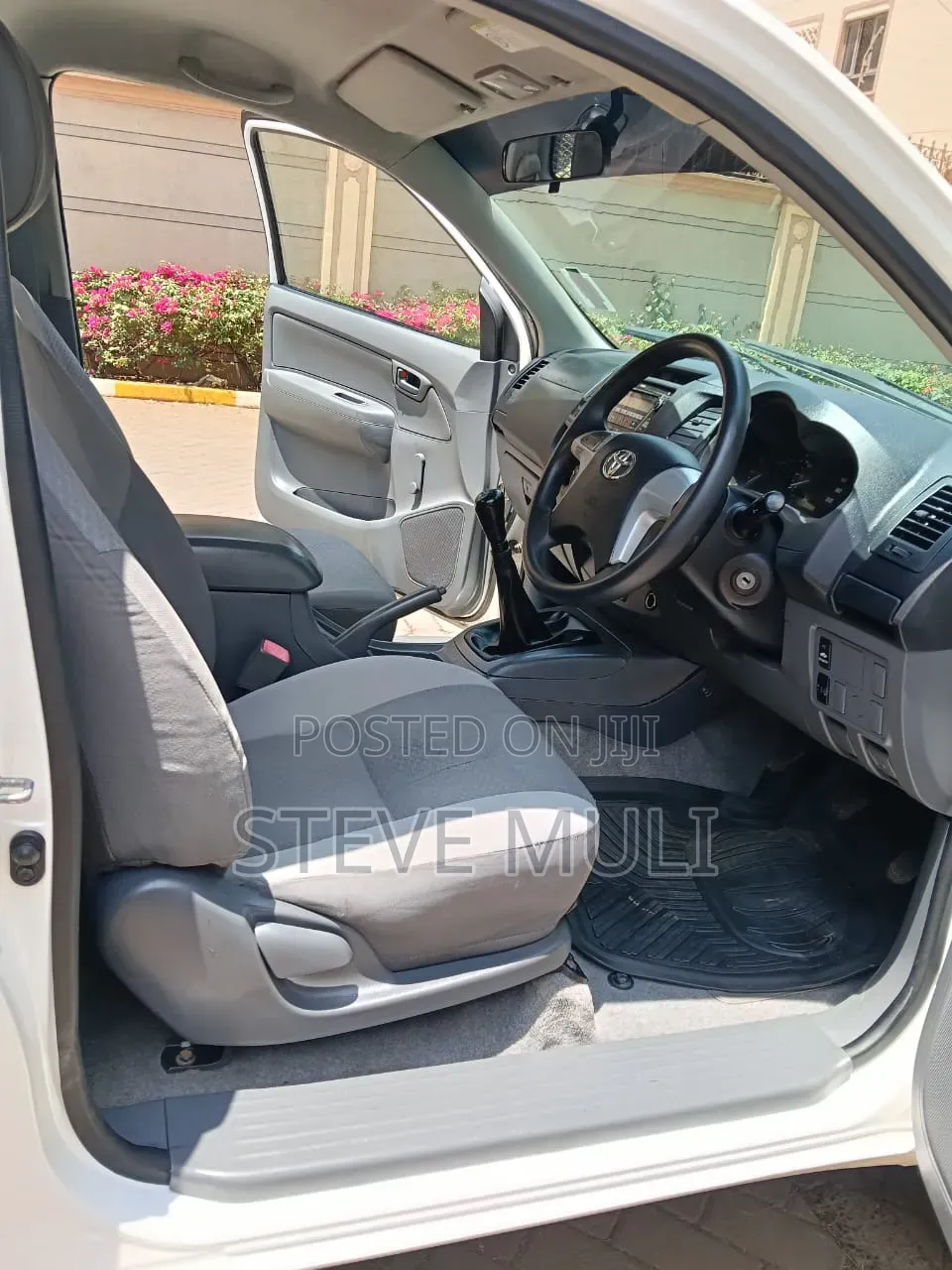 Toyota Hilux 2014 Pearl