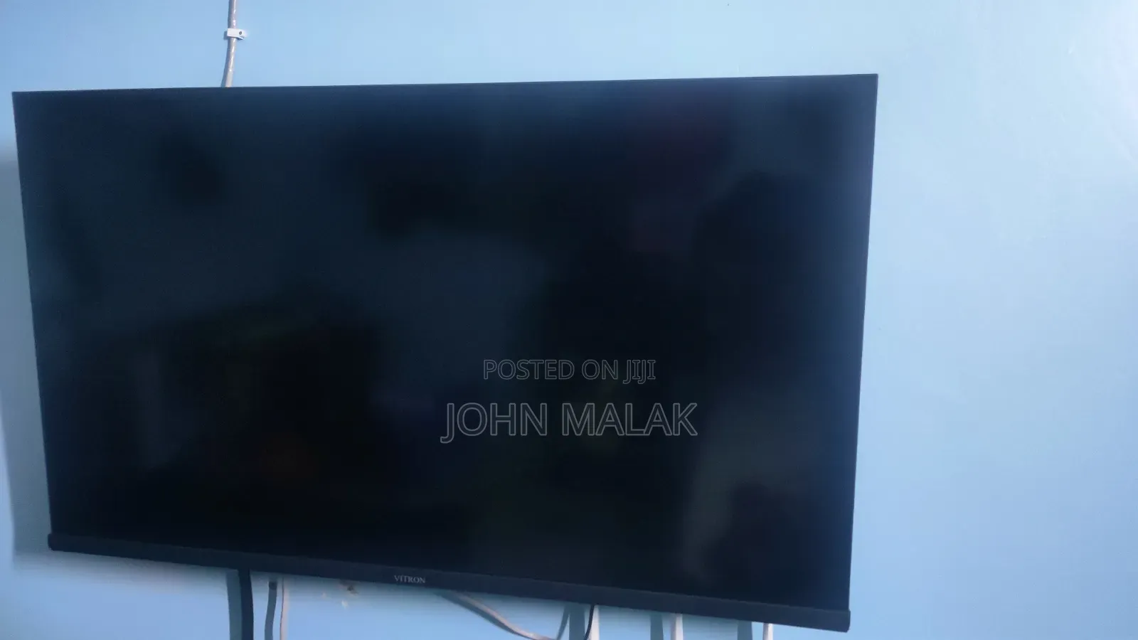 32 Inch Vitron TV