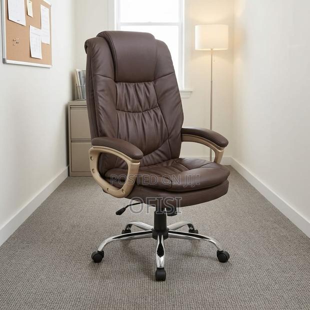 Office Chair; Brown Leather Executive Office Chair