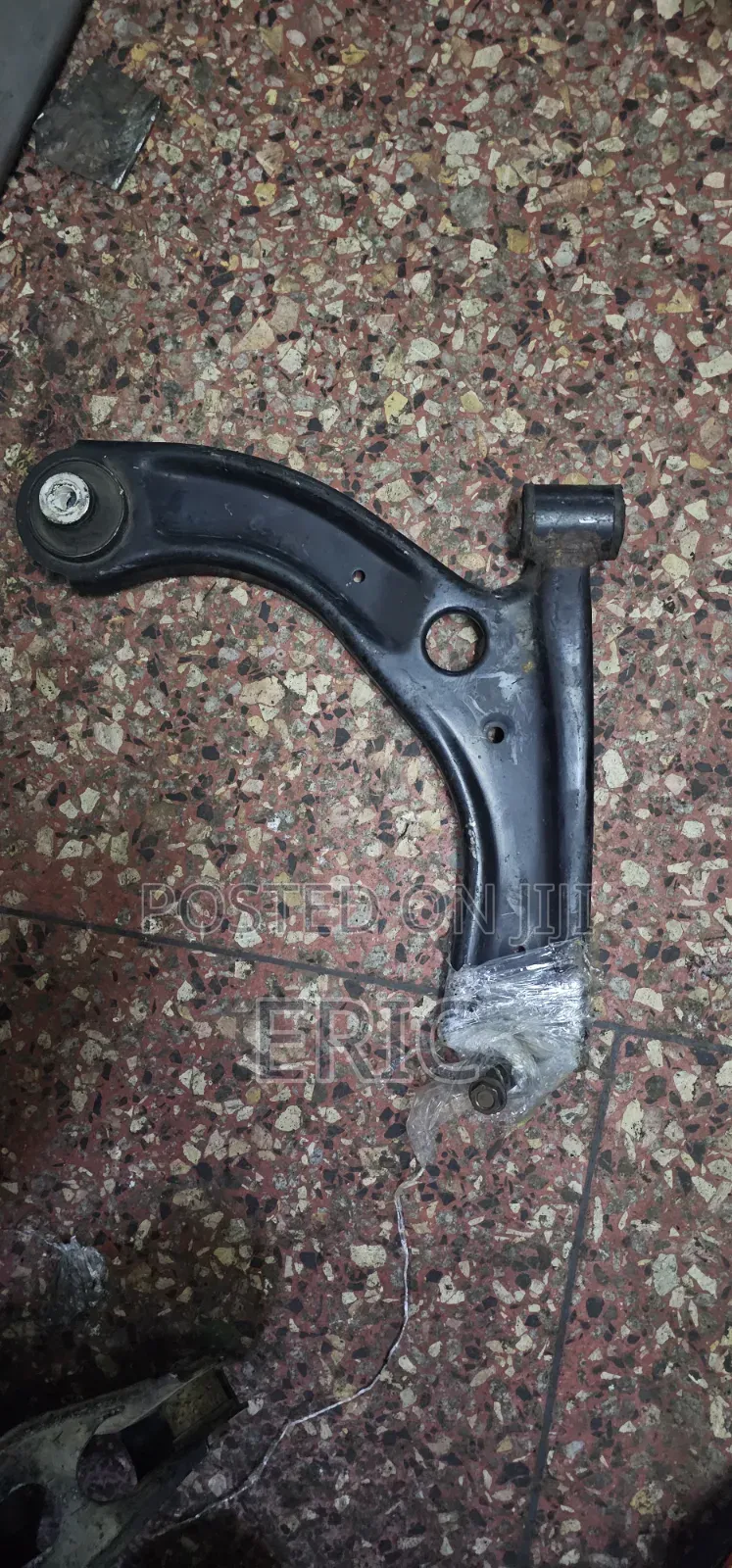 Suzuki SWFT Alto 2018 Front Arm's