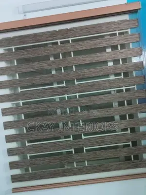 Sleek Blinds for a Sophisticated Workspace With Horizontal Blinds