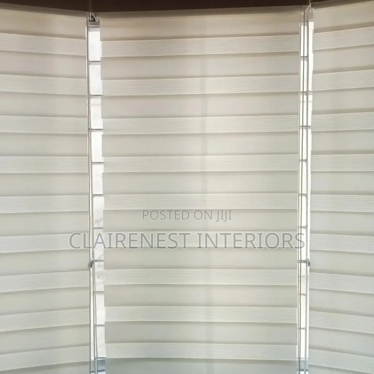 Smart Horizontal Office Blinds for Better Light Management.